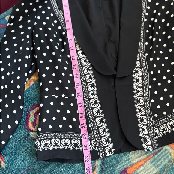 White House Black Market 100% Silk Blazer - Picture 11 of 11